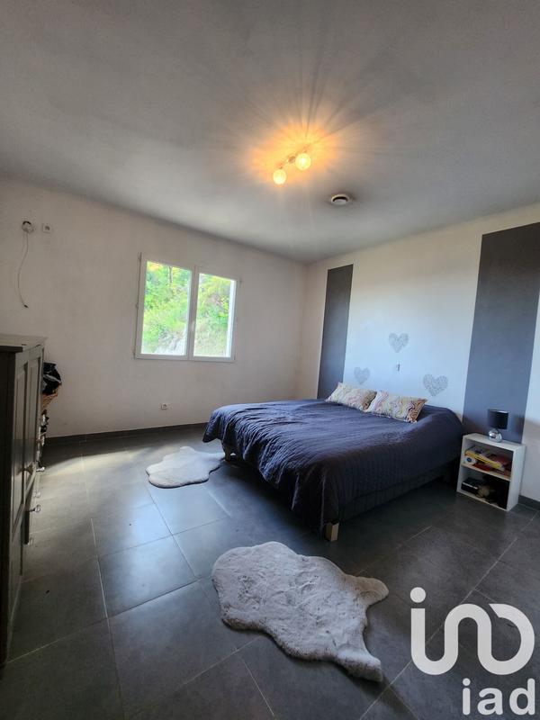 Maison - 200 m² - 8 pièces