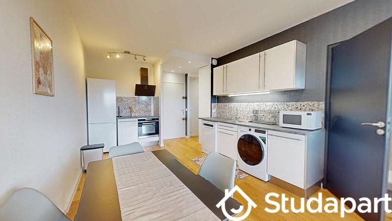 Chambre - 9 m² - 1 pièce