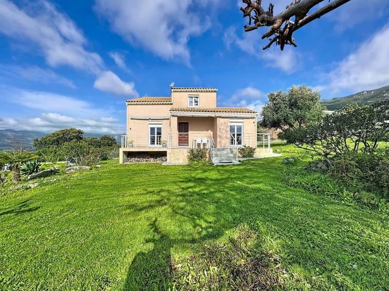 Maison - 101 m² - 4 pièces