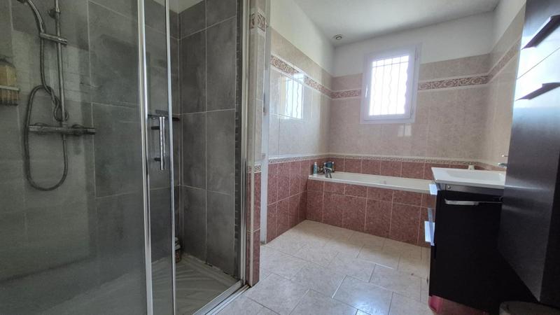 Maison - 168 m² - 8 pièces