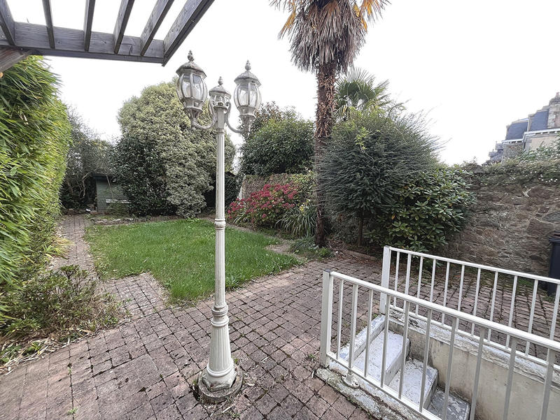 Maison - 175 m² - 8 pièces