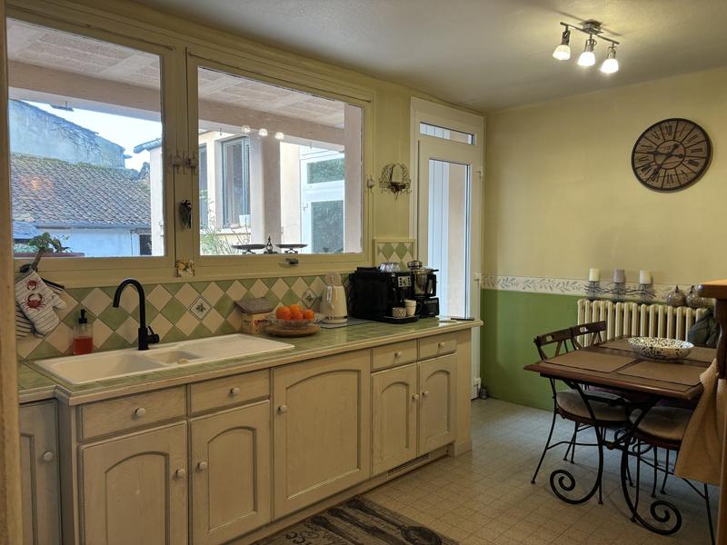 Maison ancienne - 261 m² - 9 pièces