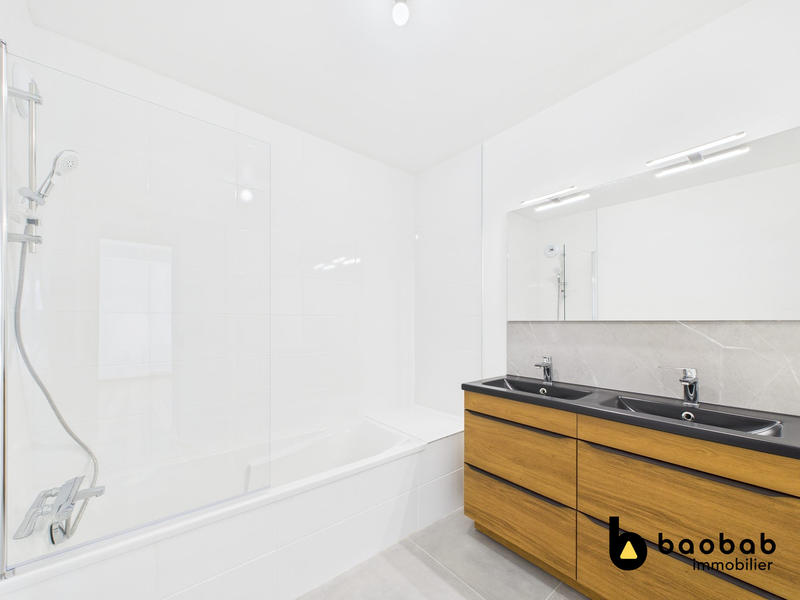 Appartement - 94 m² - 4 pièces