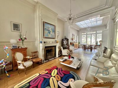 Maison ancienne - 289 m² - 10 pièces