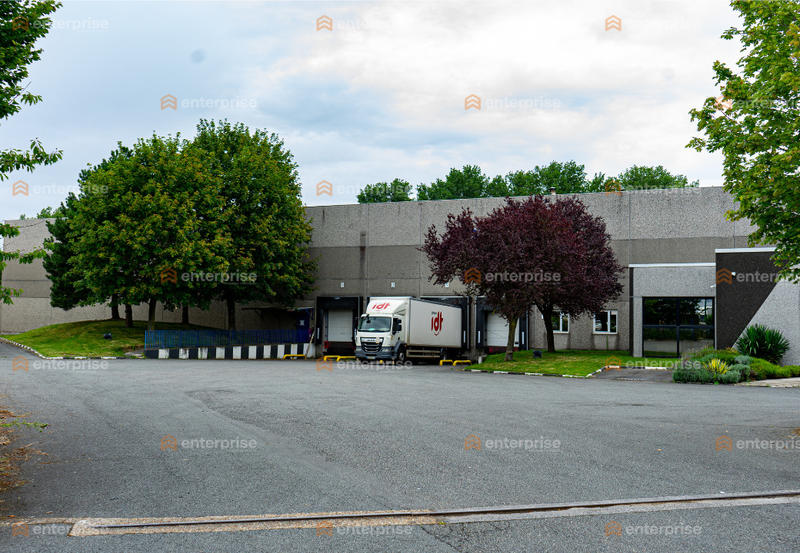 Local d'activité / Entrepôt - 3 400 m²
