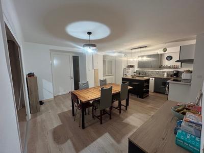 Maison - 93 m² - 4 pièces