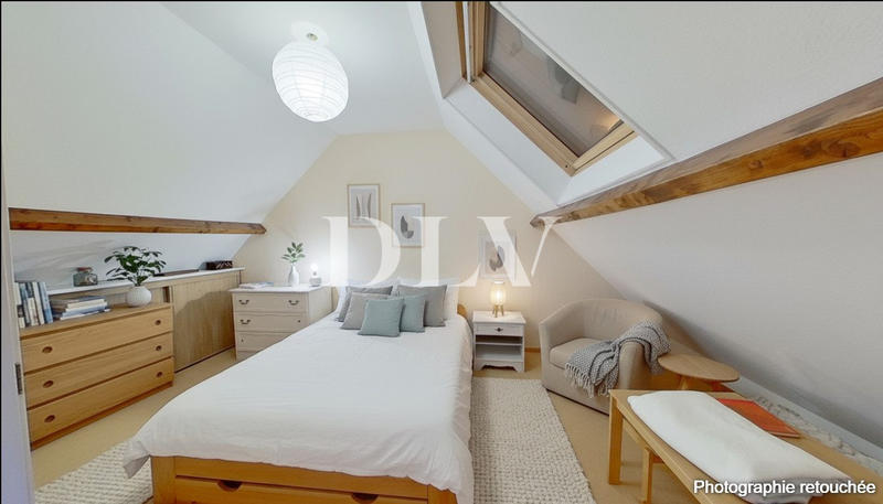 Maison - 220 m² - 8 pièces