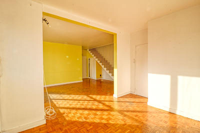 Appartement - 117 m² - 6 pièces