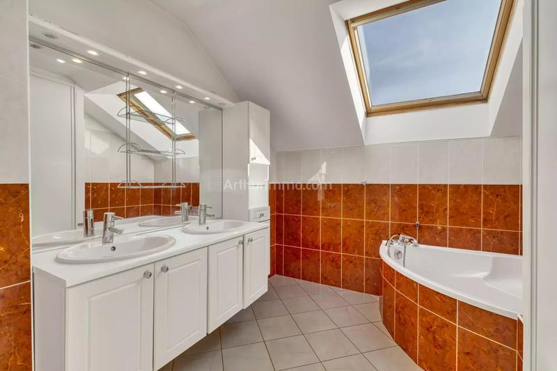 Maison - 147 m² - 8 pièces