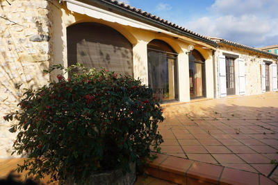 Villa - 211 m² - 8 pièces