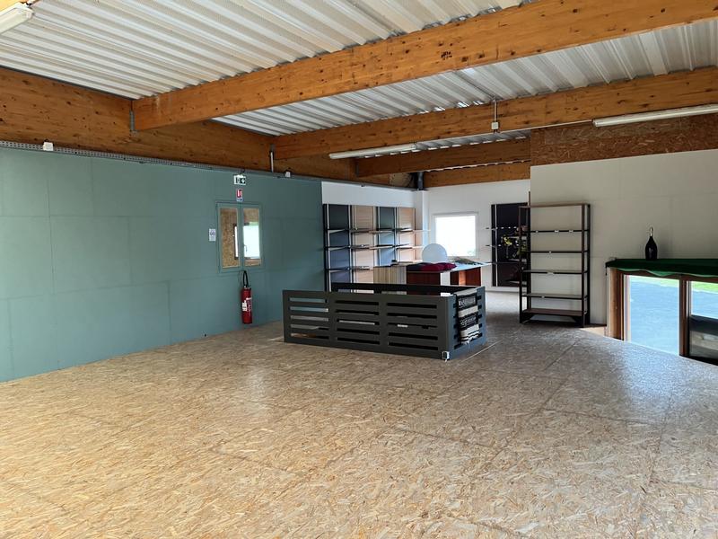 Local d'activités - 1 334 m²