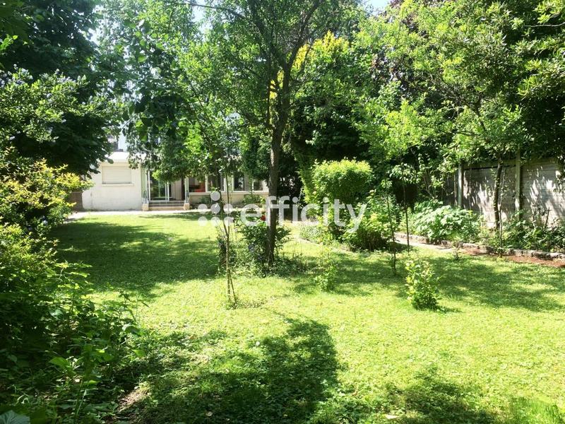 Maison - 287 m² - 8 pièces