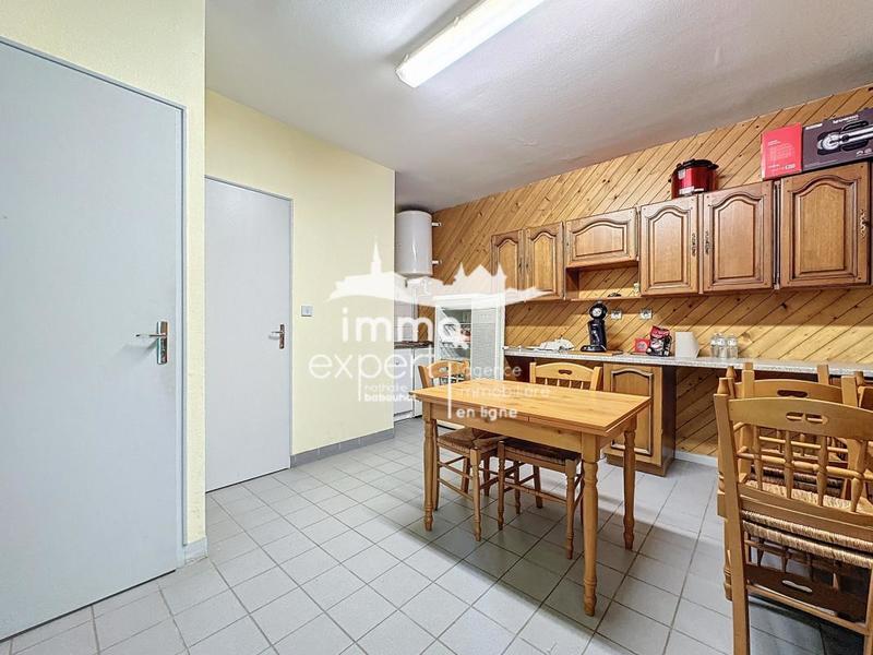 Local d'activité / Entrepôt - 694 m² - 5 pièces
