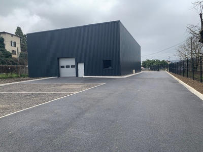 Local d'activité / Entrepôt - 174 m²