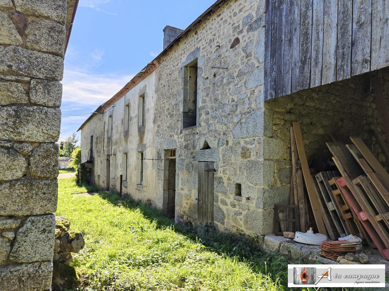 Maison ancienne - 101 m² - 8 pièces