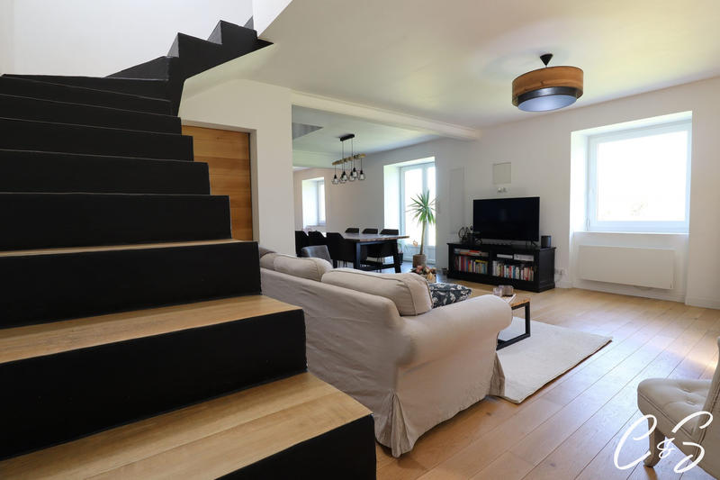 Maison - 111 m² - 6 pièces