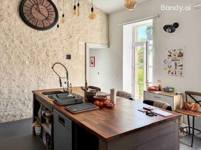 Maison - 322 m² - 11 pièces