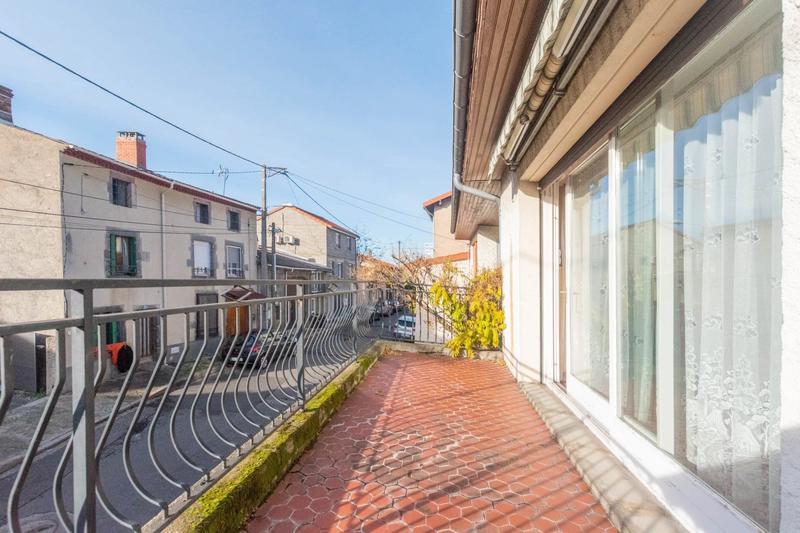 Maison - 196 m² - 9 pièces