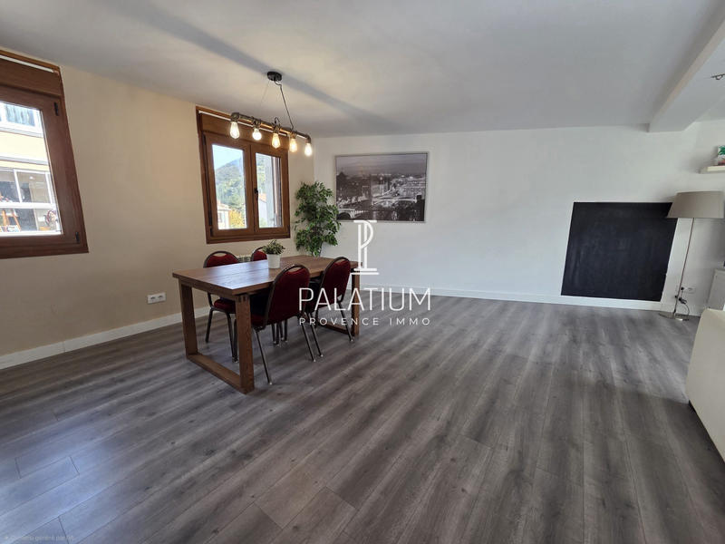 Appartement - 101 m² - 4 pièces