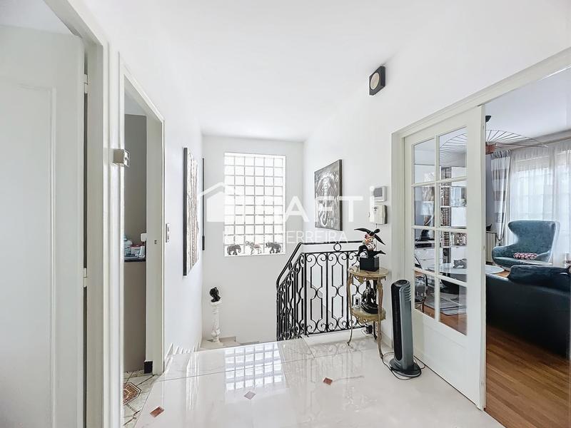 Maison - 300 m² - 6 pièces