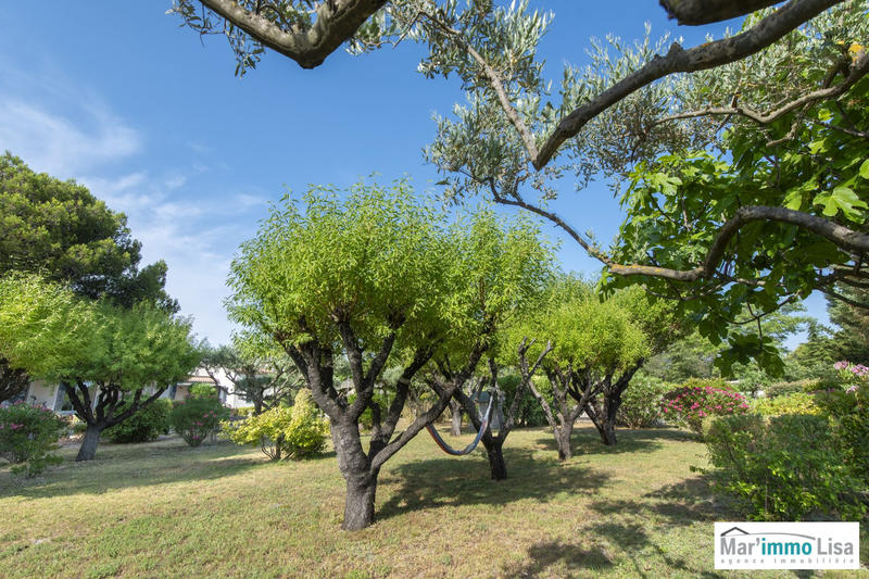 Villa - 256 m² - 6 pièces