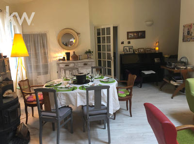 Maison - 300 m² - 8 pièces