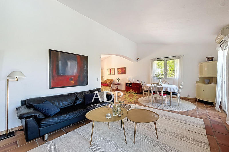 Maison - 218 m² - 8 pièces