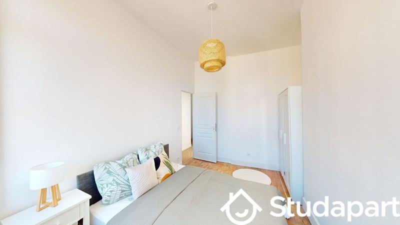 Chambre - 101 m² - 1 pièce