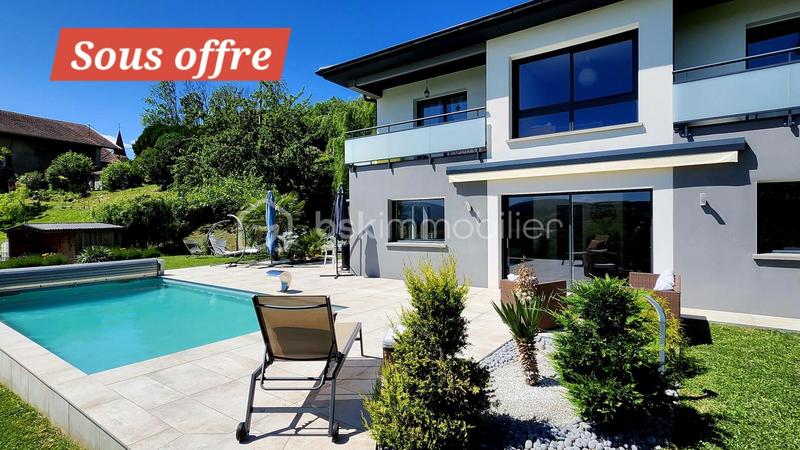 Maison - 202 m² - 7 pièces