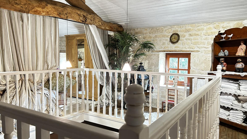 Maison - 215 m² - 5 pièces