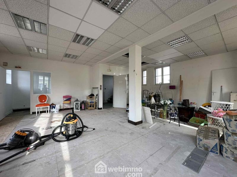 Local commercial - 626 m² - 40 pièces