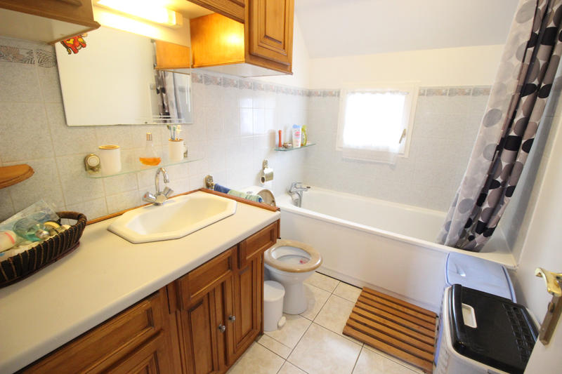 Maison - 96 m² - 5 pièces