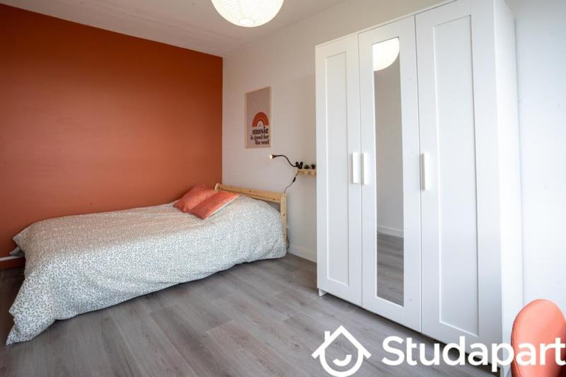 Chambre - 10 m² - 1 pièce