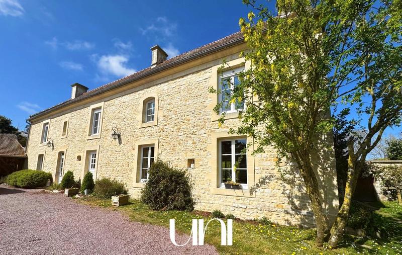 Maison - 360 m² - 12 pièces