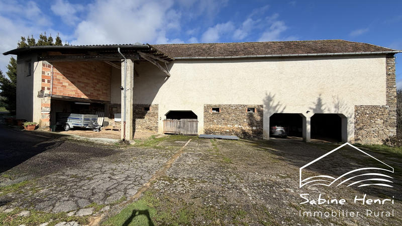 Maison - 223 m² - 8 pièces