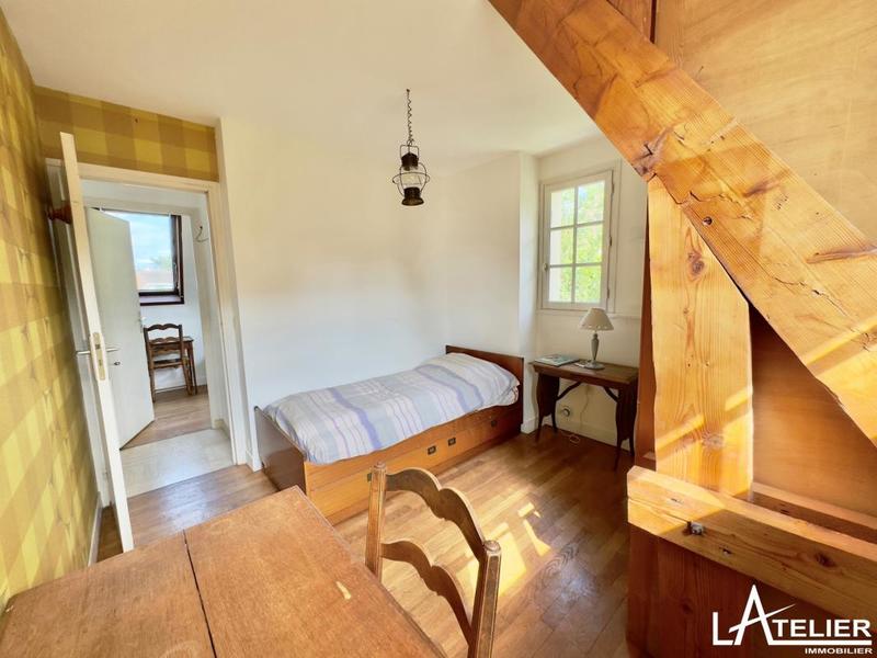 Maison - 170 m² - 10 pièces