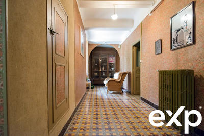 Maison - 373 m² - 18 pièces