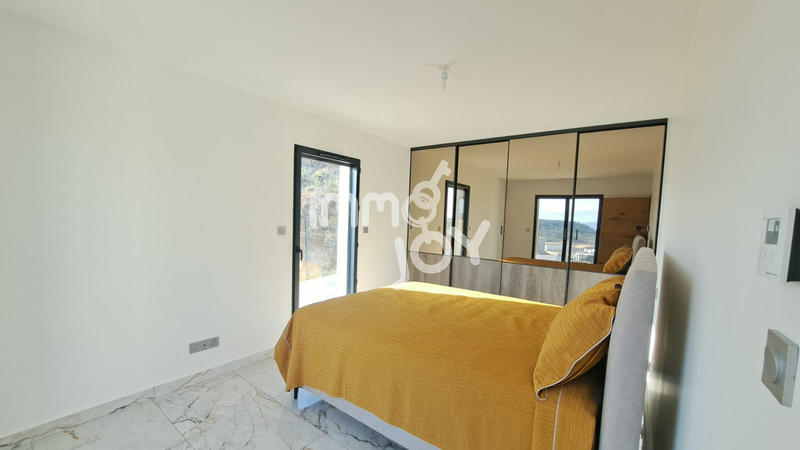 Villa - 130 m² - 5 pièces