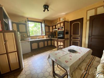 Maison - 201 m² - 7 pièces