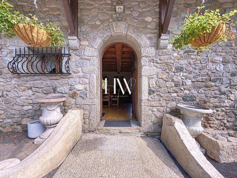 Maison en pierre - 310 m² - 10 pièces