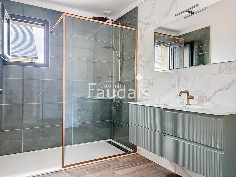 Maison - 95 m² - 5 pièces