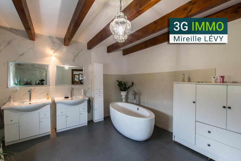 Maison - 199 m² - 5 pièces