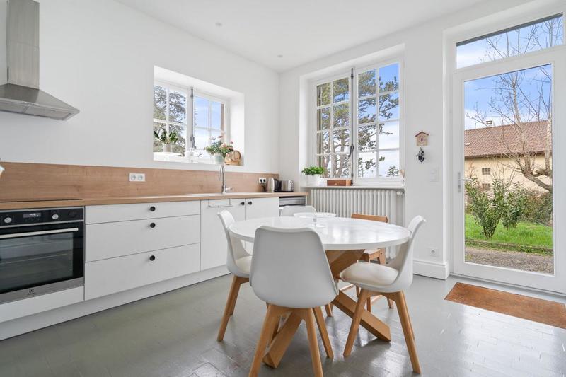 Maison - 200 m² - 6 pièces