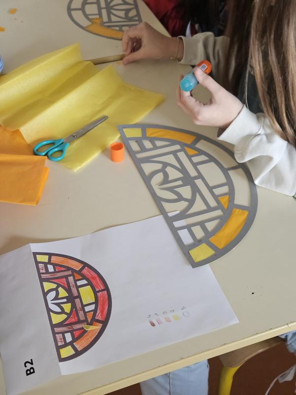 Atelier enfant 5-7 ans : Mon vitrail coloré
