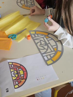 Atelier enfant 5-7 ans : Mon vitrail coloré