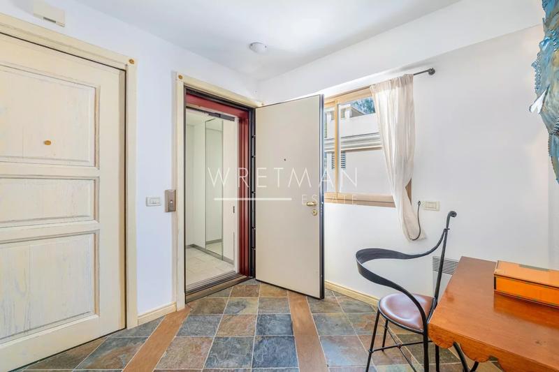 Appartement - 144 m² - 6 pièces