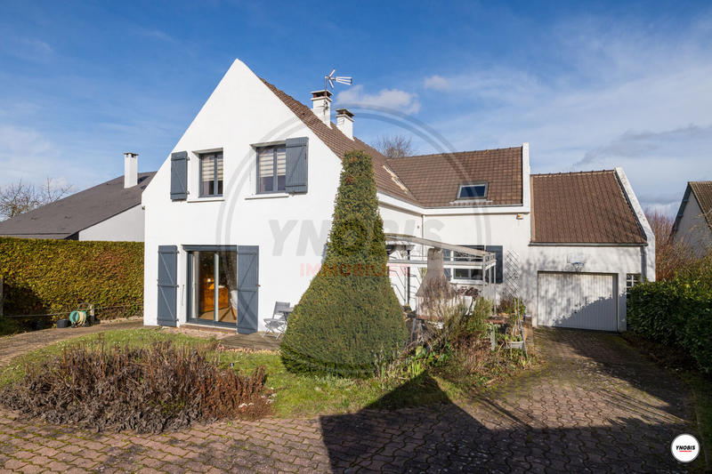 Maison - 202 m² - 7 pièces