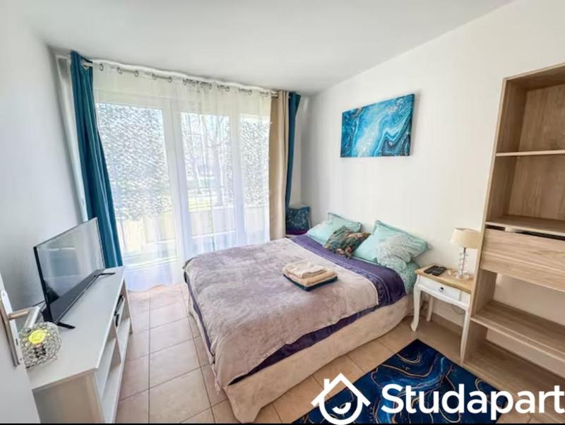 Chambre - 9 m² - 1 pièce