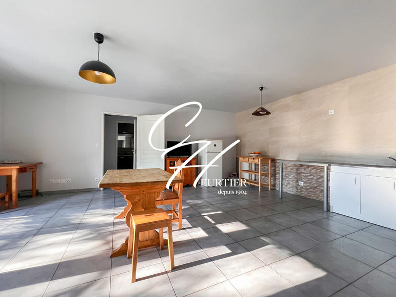 Appartement - 85 m² - 4 pièces