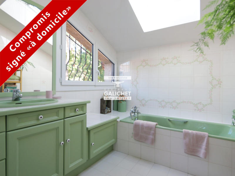 Maison traditionnelle - 155 m² - 5 pièces